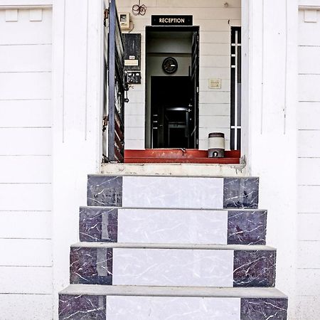 Hotel O White Palace Hotel Rajkot Eksteriør bilde